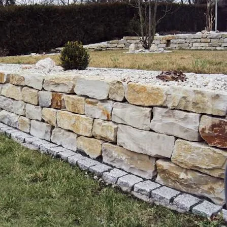 Mur de soutènement en pierre naturelle